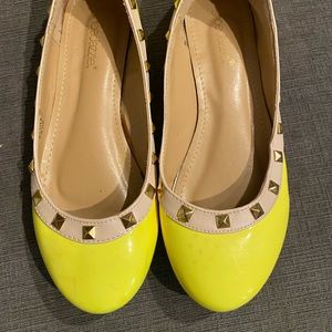 Yellow flats from Show Dazzle.